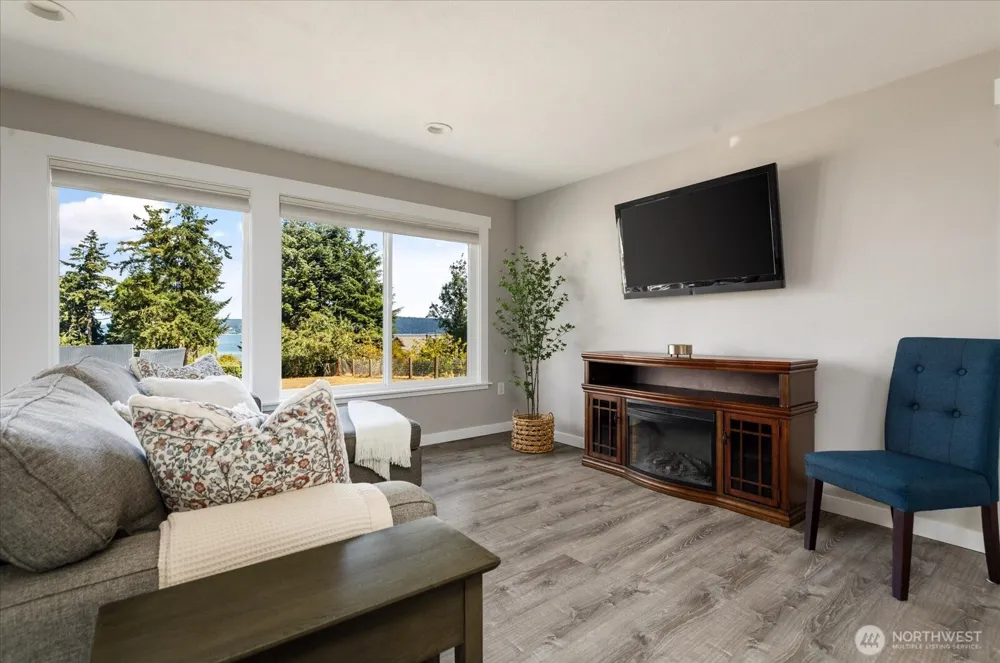1867 Salmonberry Lane Langley, WA 98260