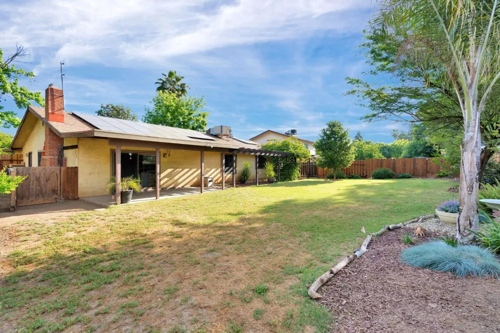 778 W Polson Avenue Clovis, CA 93612