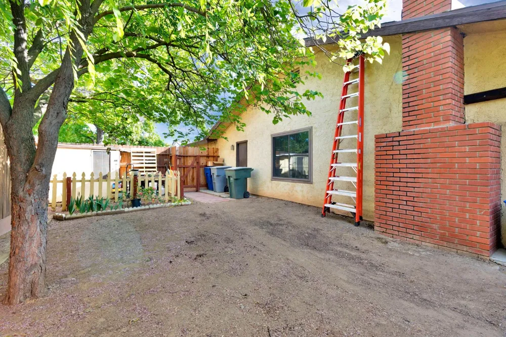 778 W Polson Avenue Clovis, CA 93612
