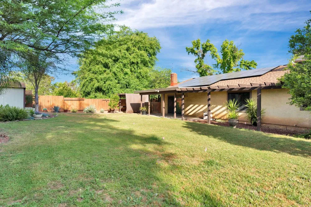 778 W Polson Avenue Clovis, CA 93612