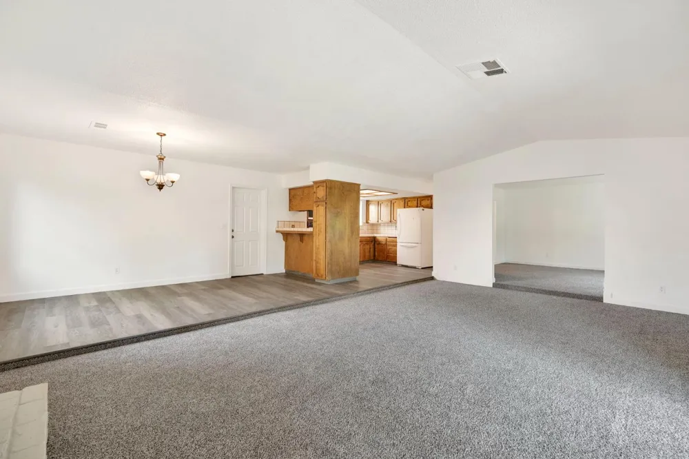 778 W Polson Avenue Clovis, CA 93612