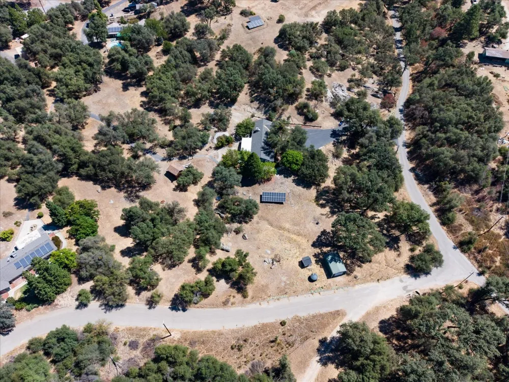 44665 Road 619 Ahwahnee, CA 93601