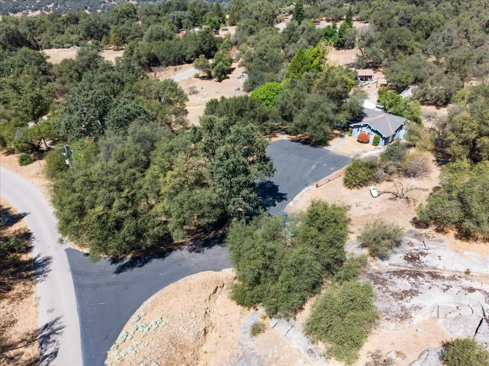 44665 Road 619 Ahwahnee, CA 93601