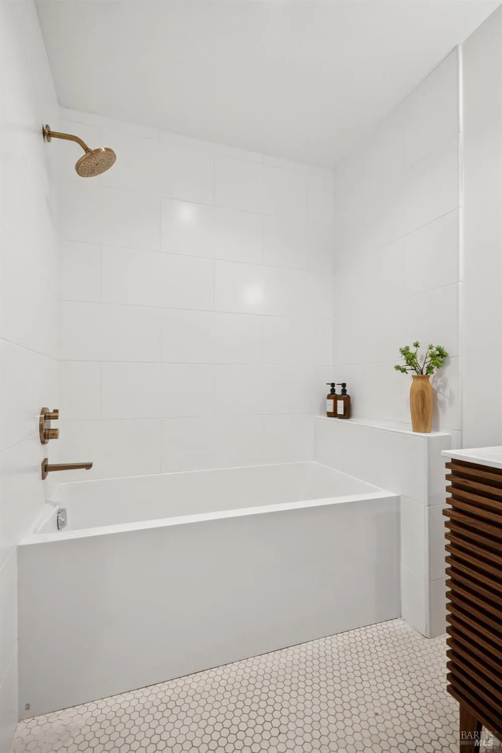 200 Tamalpais Road Fairfax, CA 94930