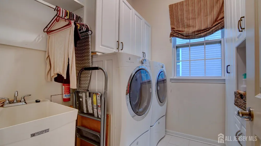 2 Troon Court Monroe, NJ 08831