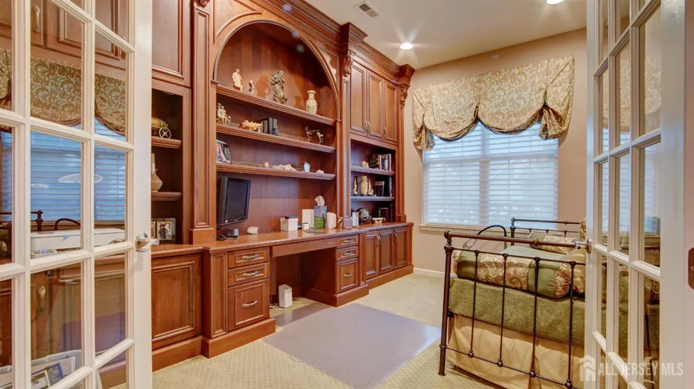 2 Troon Court Monroe, NJ 08831