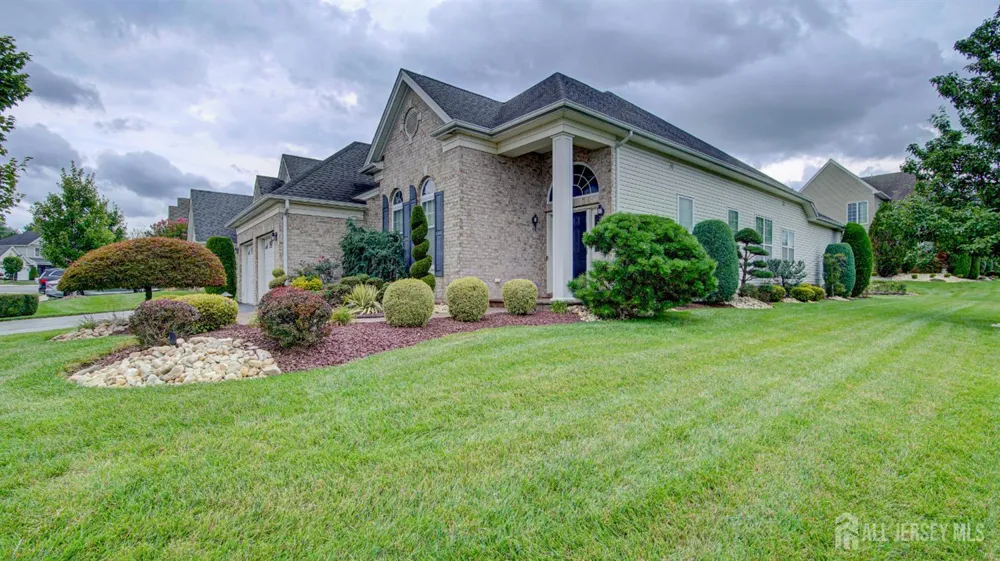 2 Troon Court Monroe, NJ 08831