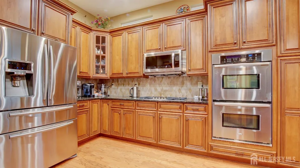 2 Troon Court Monroe, NJ 08831