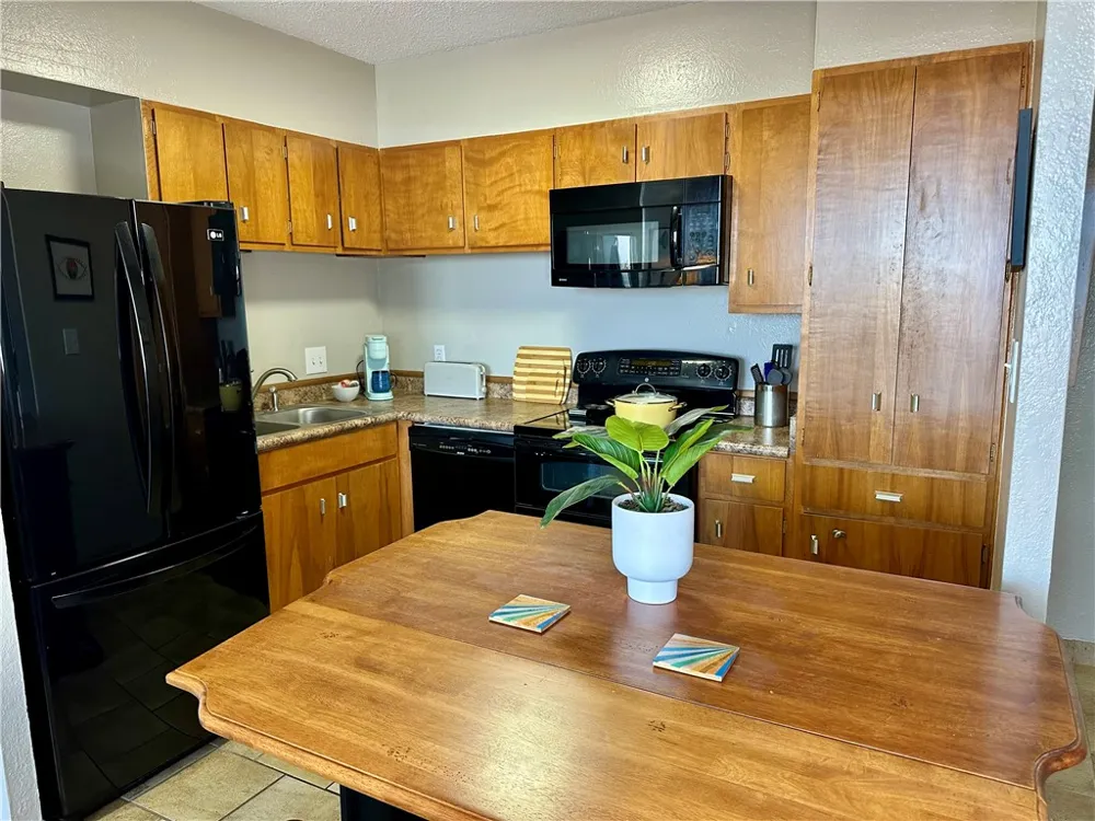 715 S Upper Broadway Street #905 Corpus Christi, TX 78401