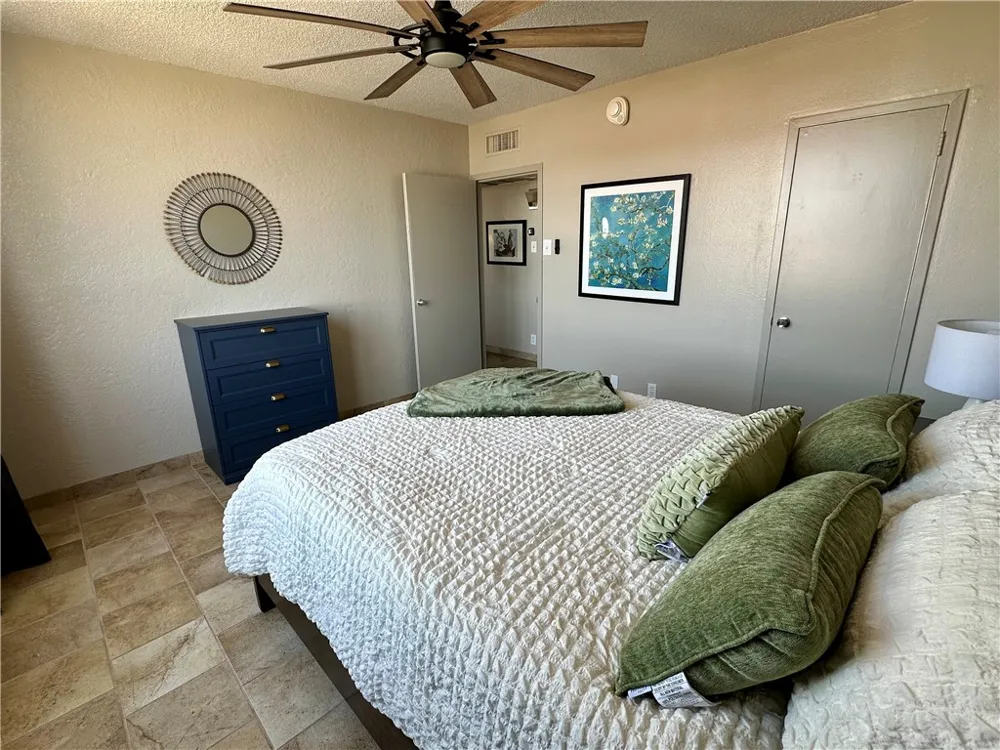 715 S Upper Broadway Street #905 Corpus Christi, TX 78401