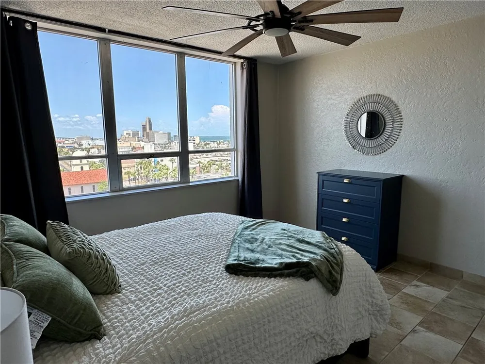 715 S Upper Broadway Street #905 Corpus Christi, TX 78401