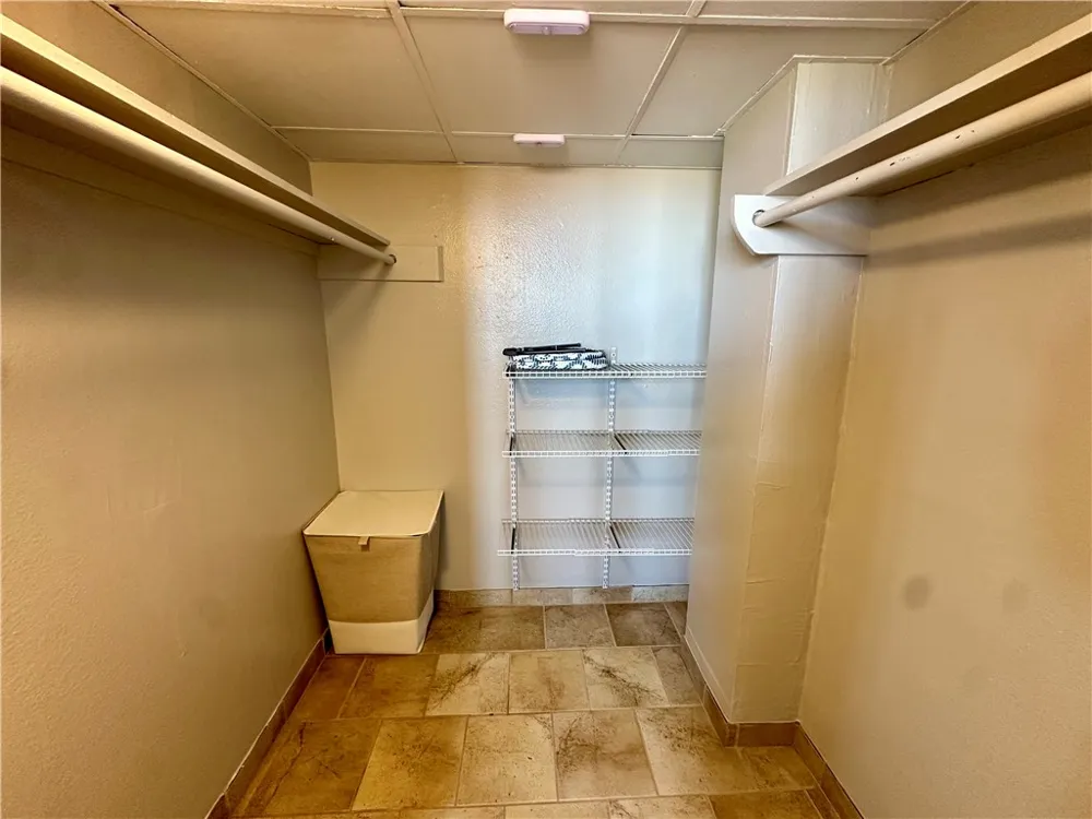 715 S Upper Broadway Street #905 Corpus Christi, TX 78401