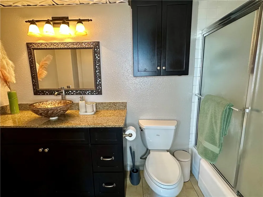 715 S Upper Broadway Street #905 Corpus Christi, TX 78401