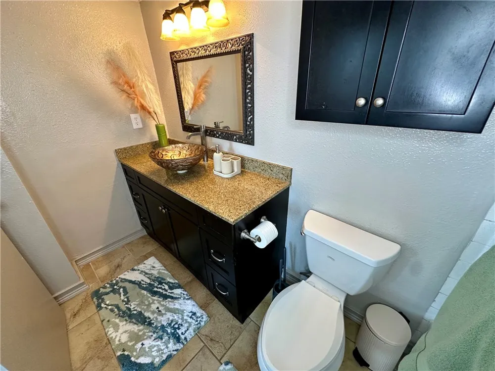 715 S Upper Broadway Street #905 Corpus Christi, TX 78401