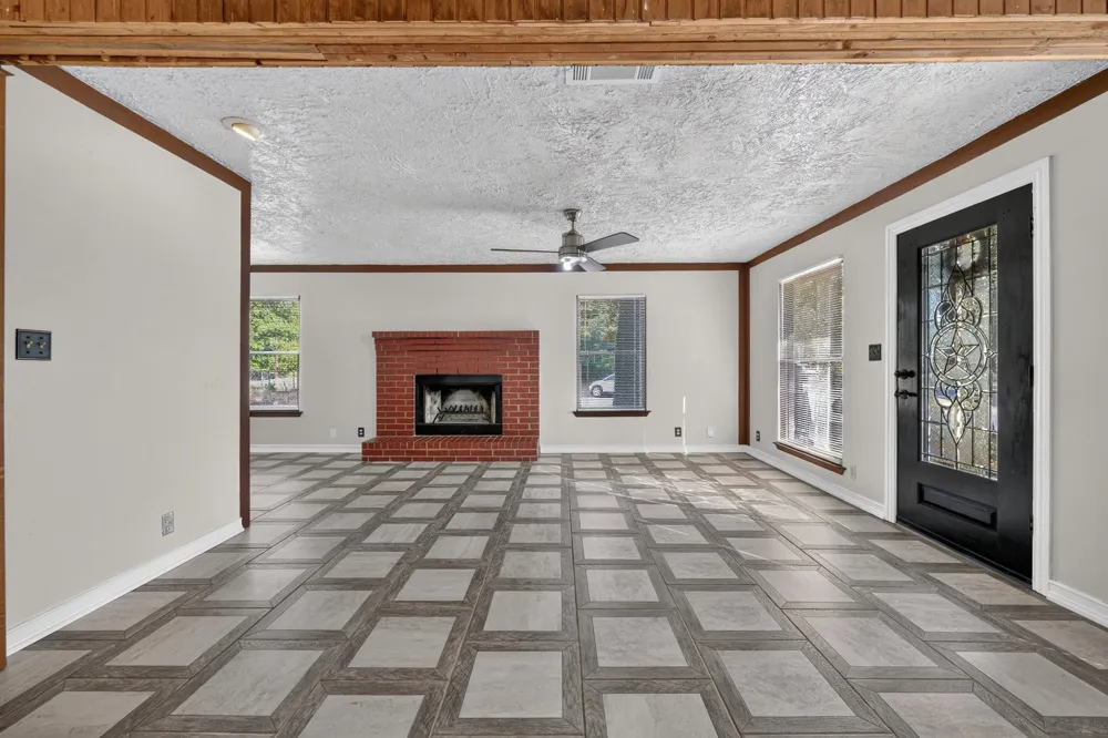 1629 Robinwood Drive Fort Worth, TX 76111