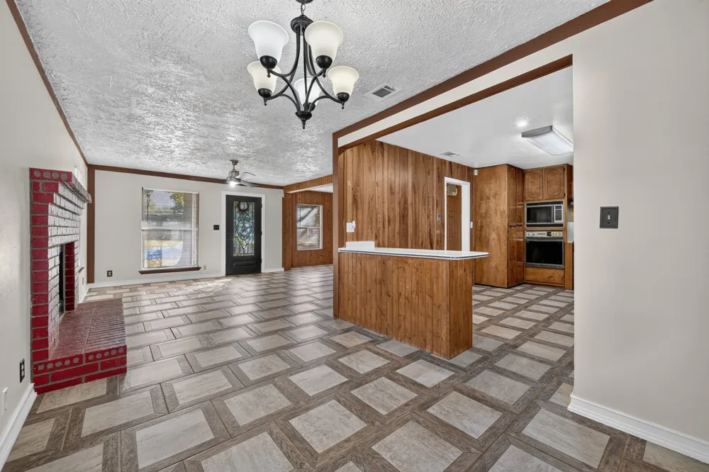 1629 Robinwood Drive Fort Worth, TX 76111