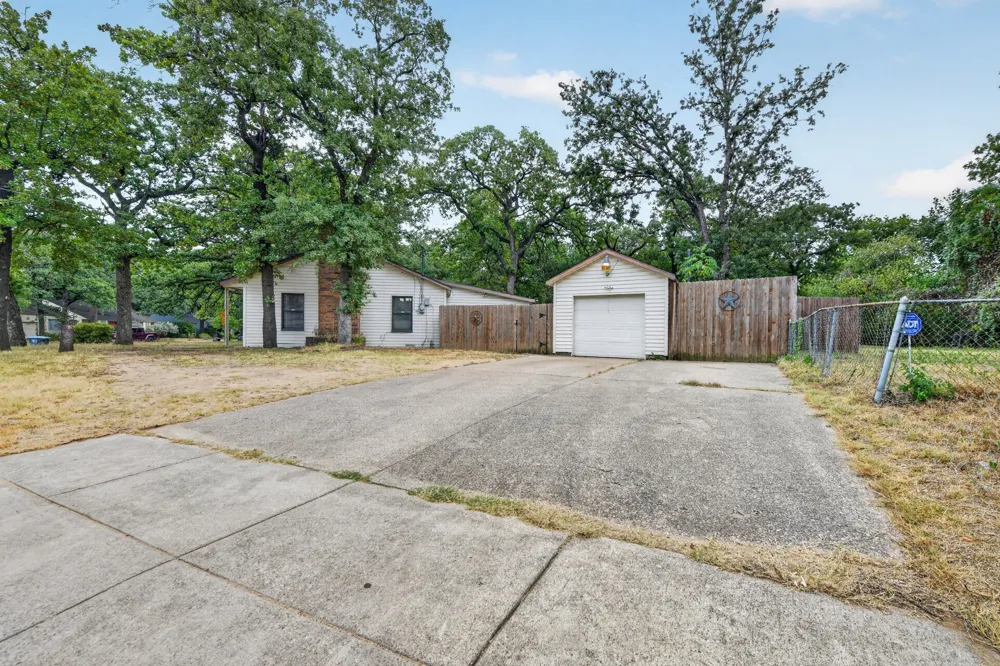 1629 Robinwood Drive Fort Worth, TX 76111