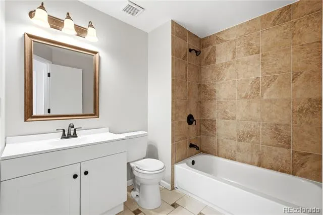 5566 S Ireland Street Aurora, CO 80015