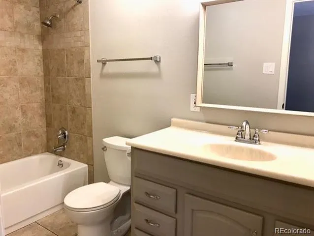 2285 E Noble Street Centennial, CO 80121