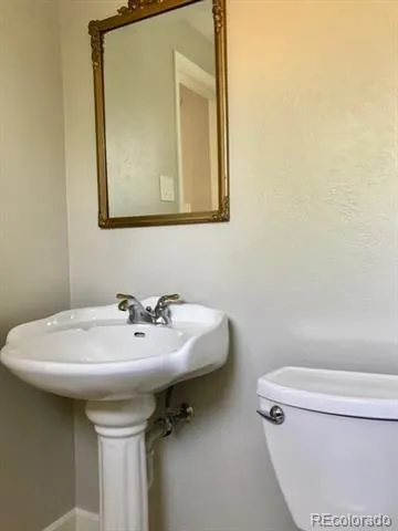 2285 E Noble Street Centennial, CO 80121