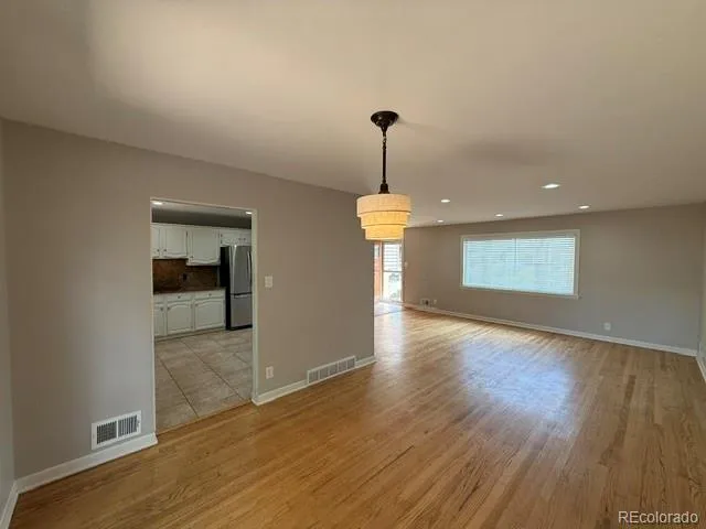 2285 E Noble Street Centennial, CO 80121