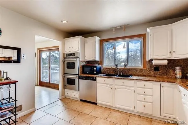 2285 E Noble Street Centennial, CO 80121