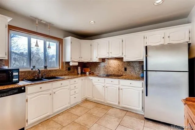 2285 E Noble Street Centennial, CO 80121