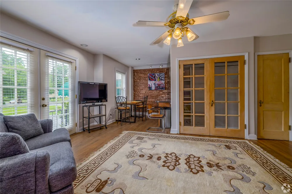 24 E 17th Street Tulsa, OK 74119