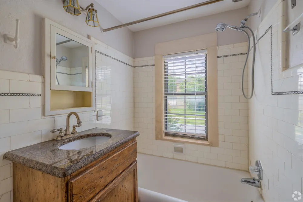 24 E 17th Street Tulsa, OK 74119
