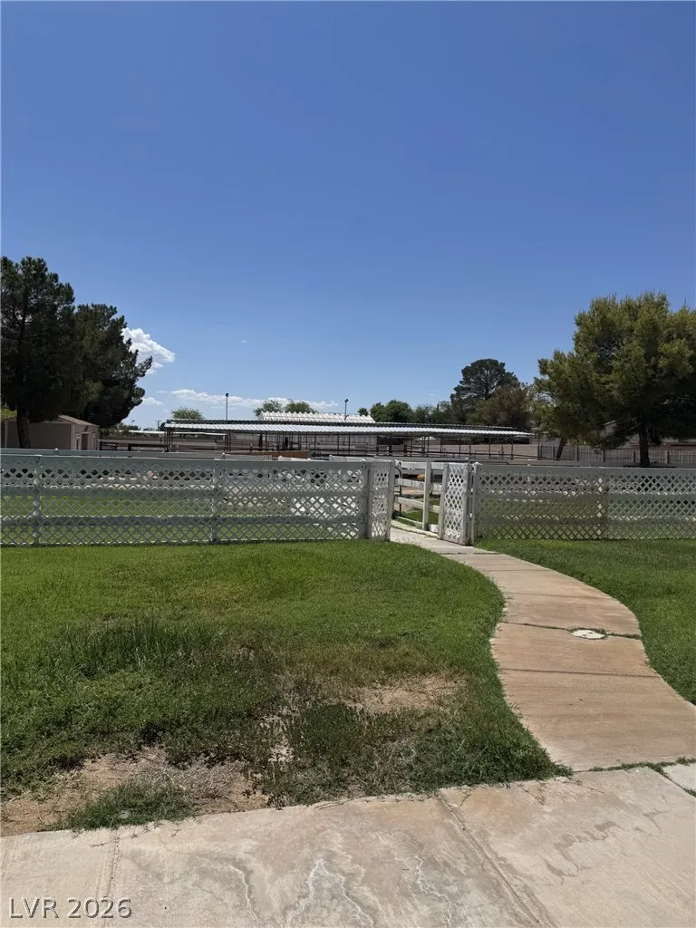 167 E Robindale Road Las Vegas, NV 89123