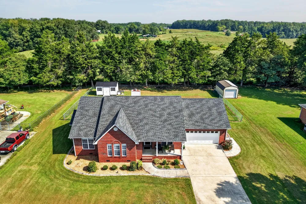 3337 Claybrook Dr Cookeville, TN 38506