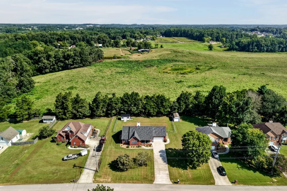 3337 Claybrook Dr Cookeville, TN 38506