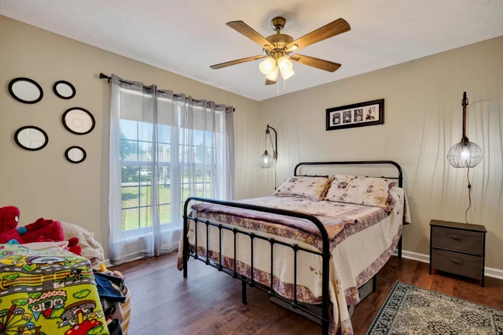 3337 Claybrook Dr Cookeville, TN 38506