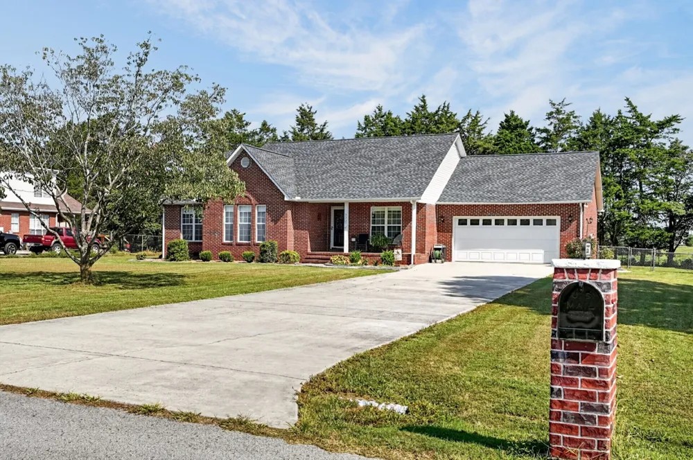 3337 Claybrook Dr Cookeville, TN 38506