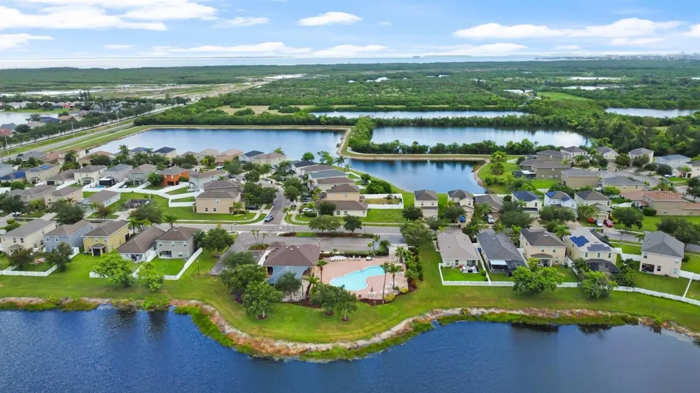 814 PARKER DEN DRIVE Ruskin, FL 33570