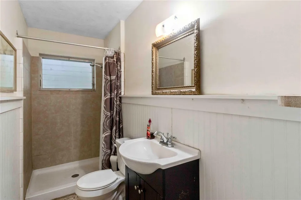 2695 S EAST AVENUE Sarasota, FL 34239