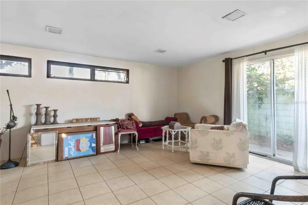 2695 S EAST AVENUE Sarasota, FL 34239