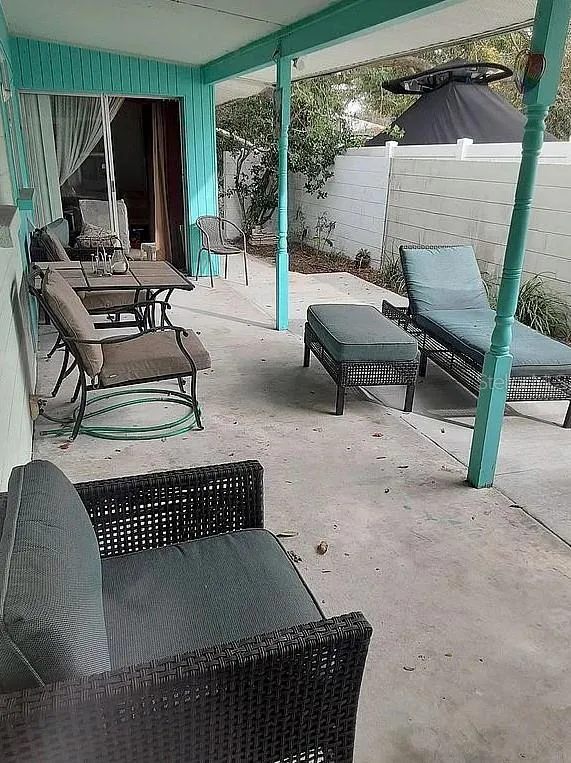 2695 S EAST AVENUE Sarasota, FL 34239
