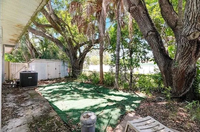 2695 S EAST AVENUE Sarasota, FL 34239