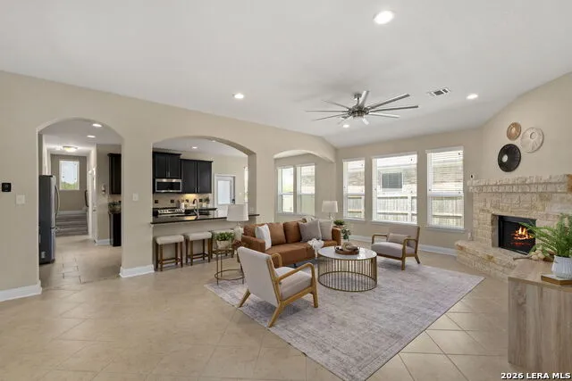 512 BISON LN Cibolo, TX 78108