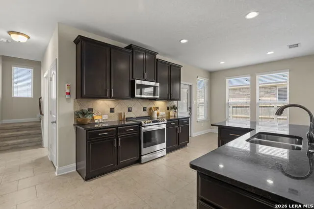 512 BISON LN Cibolo, TX 78108