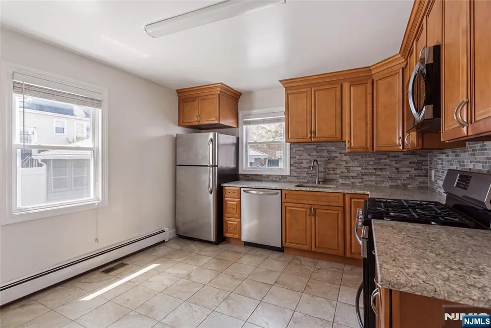 418 President Street Saddle Brook, NJ 07663