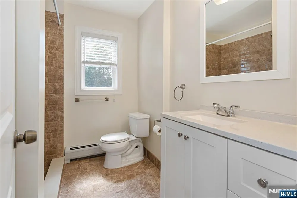 418 President Street Saddle Brook, NJ 07663