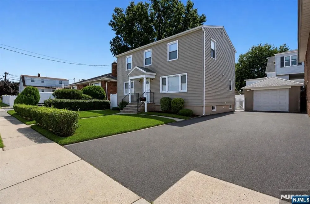 418 President Street Saddle Brook, NJ 07663
