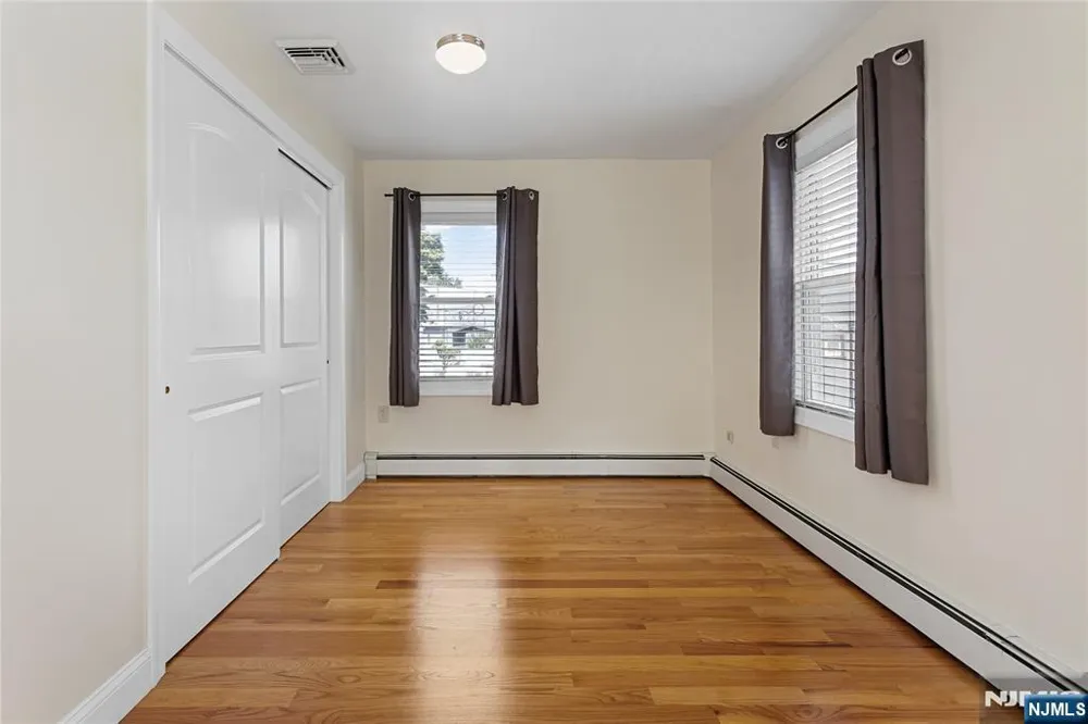 418 President Street Saddle Brook, NJ 07663