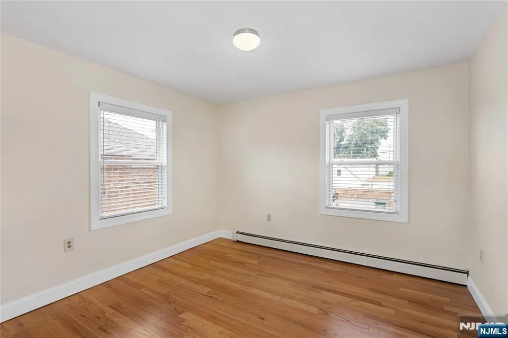 418 President Street Saddle Brook, NJ 07663