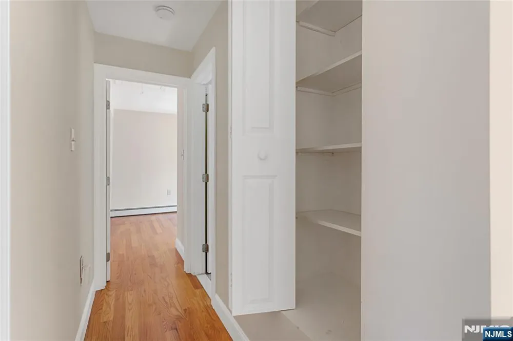418 President Street Saddle Brook, NJ 07663