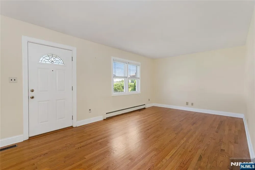 418 President Street Saddle Brook, NJ 07663