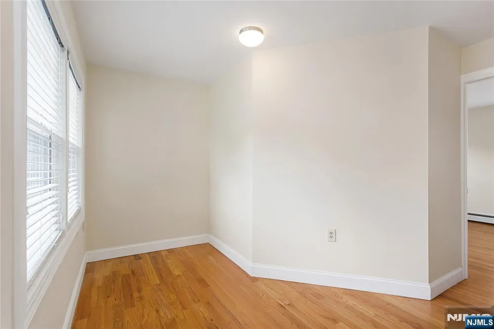 418 President Street Saddle Brook, NJ 07663