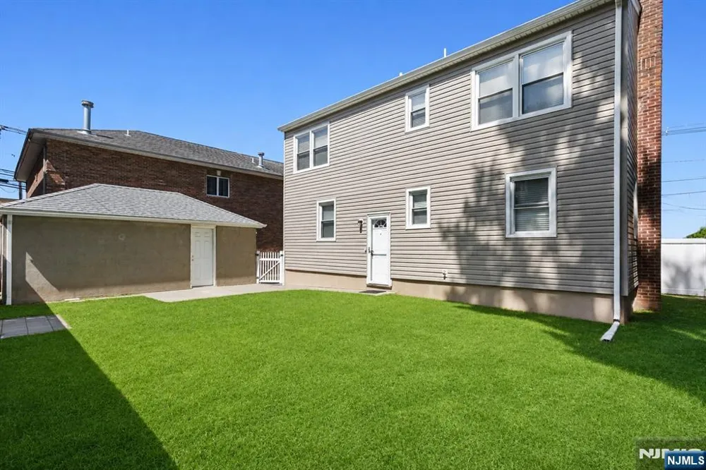 418 President Street Saddle Brook, NJ 07663